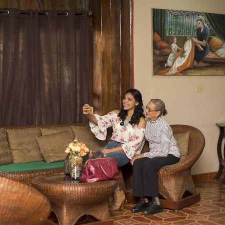 Hotel Libano León エクステリア 写真