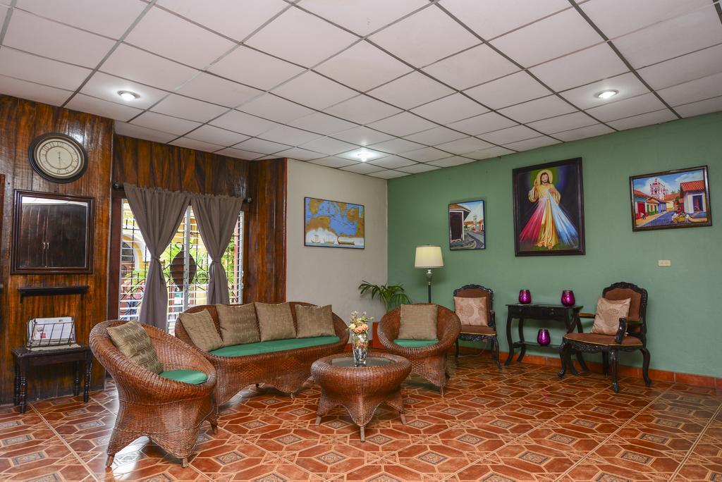 Hotel Libano León エクステリア 写真