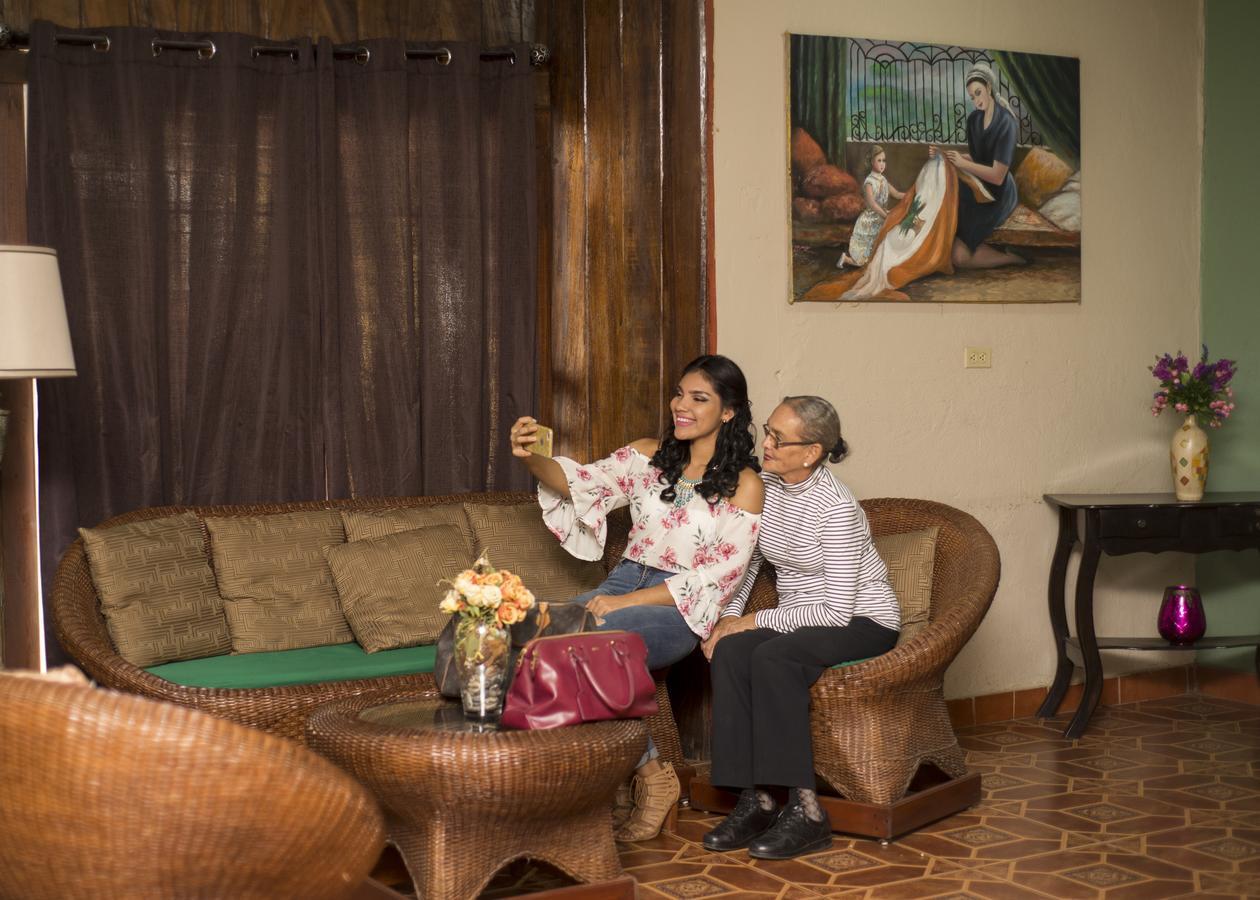 Hotel Libano León エクステリア 写真